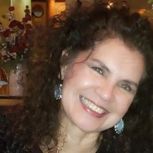 Meet your Posher, Ana